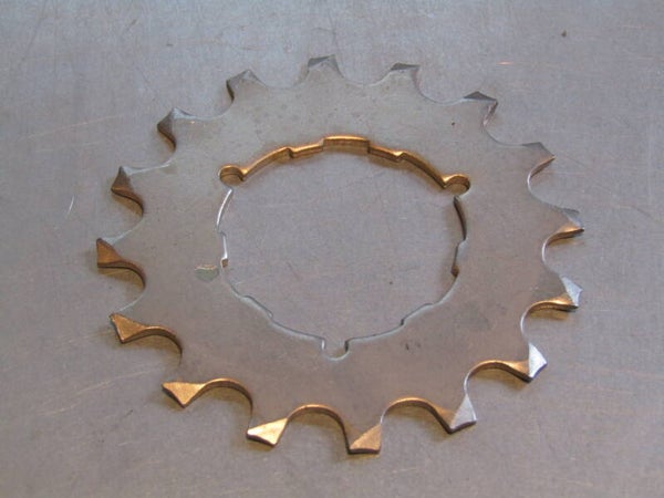 SHIMANO 600AX ERA 16t UNIGLIDE/FREE-HUB cassette cog NOS! BX4 03 - 8/10 RK10