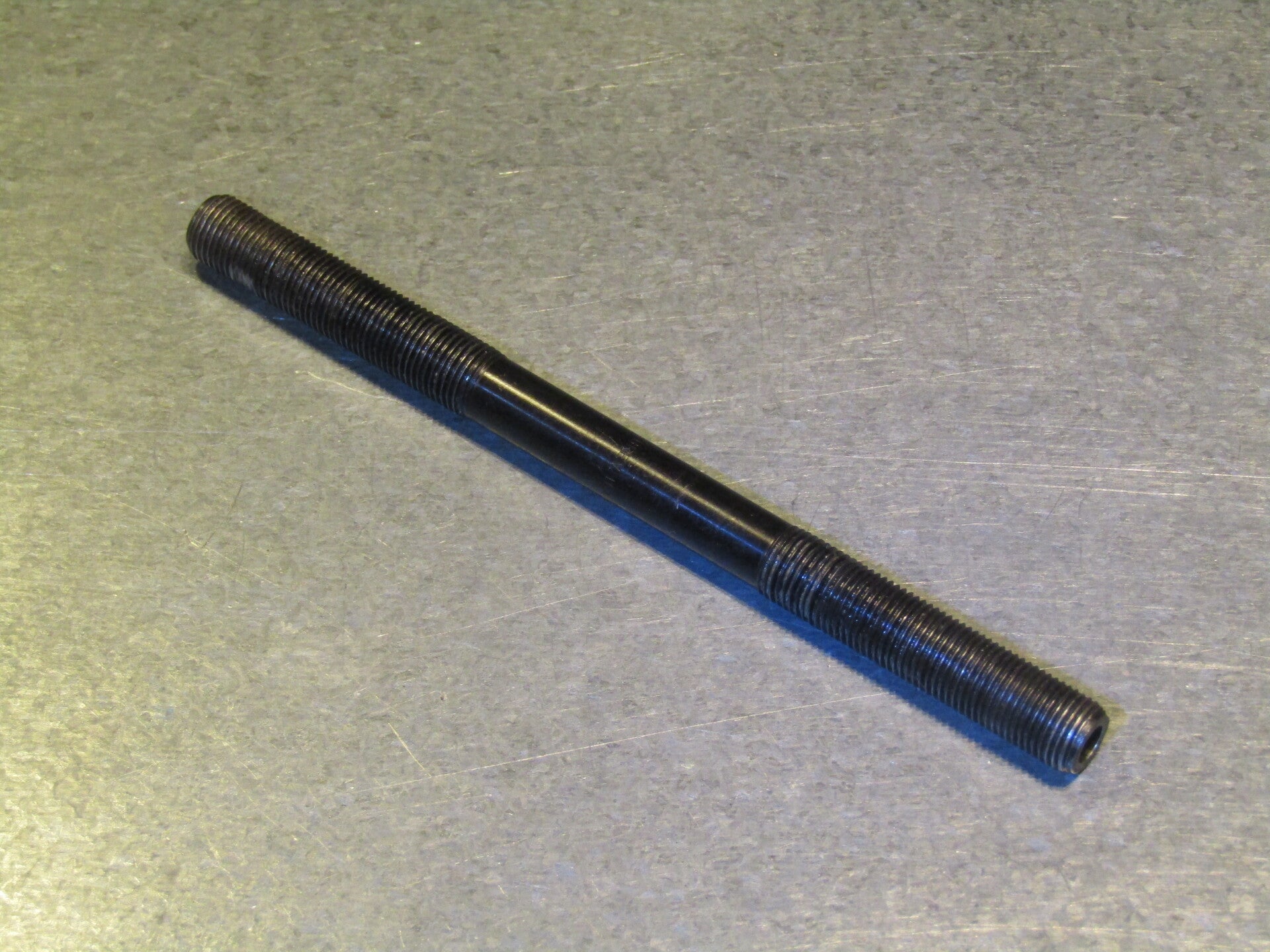 ..CAMPAGNOLO RECORD - NUOVO/SUPER RECORD Vintage 80's 7/8 speed axle 140mm 2nd hand, this axle will show some thread damage, but this should not be a problem 2nd hand, TL03 03-B01-002-04