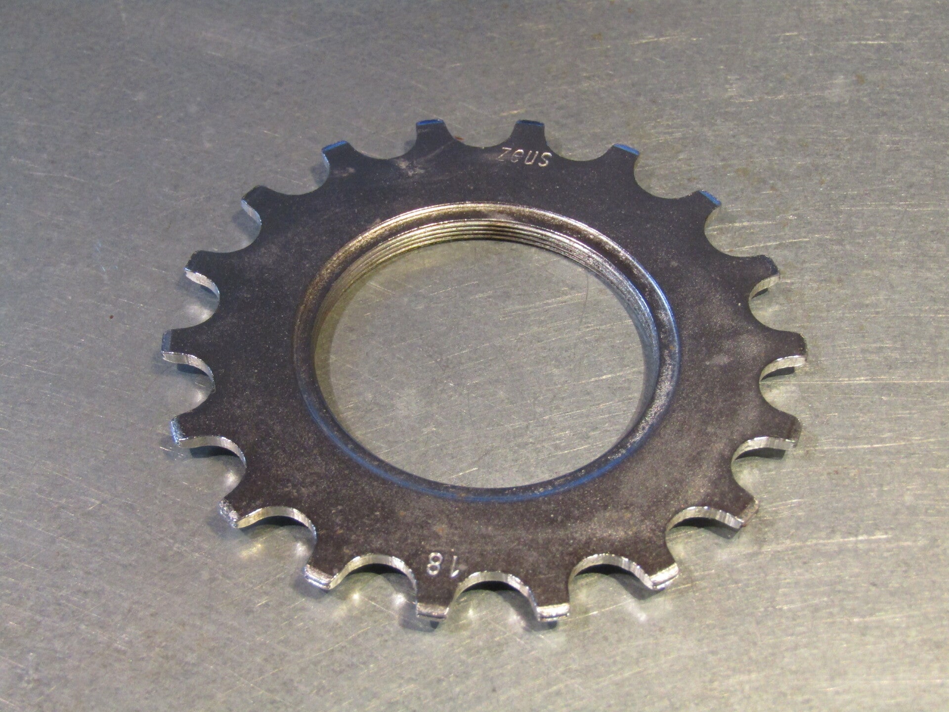 ZEUS 2001 / Criterium 16t 1st position threaded freewheel cog NOS! BXC00F3 709 RK12