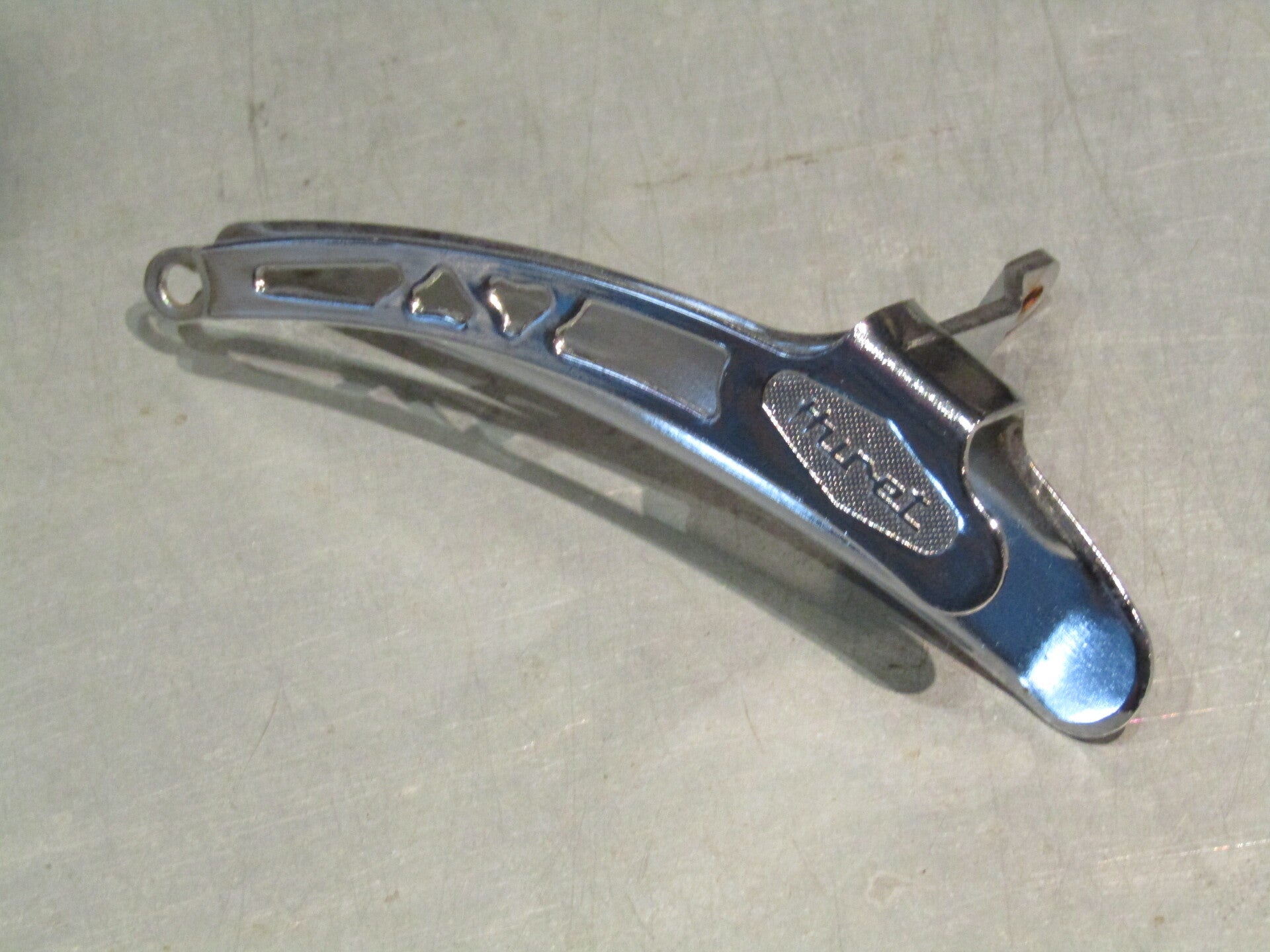 HURET ALVIT Type Vintage 70's Front Derailleur cage with some minor shelf wear sign of surface rust what you see is what you will get BXC00D31 6777 RK09 09/12/24