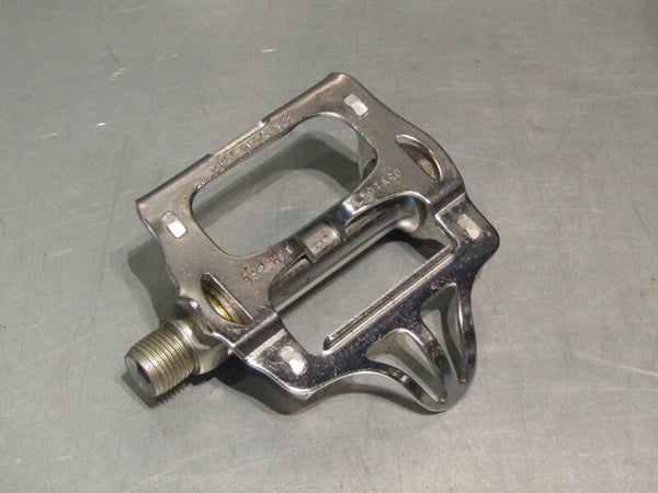 LYOTARD RIGHT side BERTHET 9/16 Pedal MINT! BXC00G30 6767 RK01