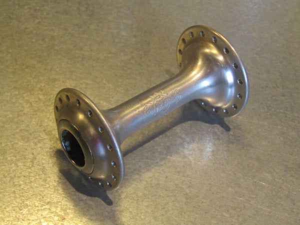 CAMPAGNOLO NUOVO RECORD Vintage 70's/80's 32o front hub shell MINT! BX28 0030 RK11 RK11