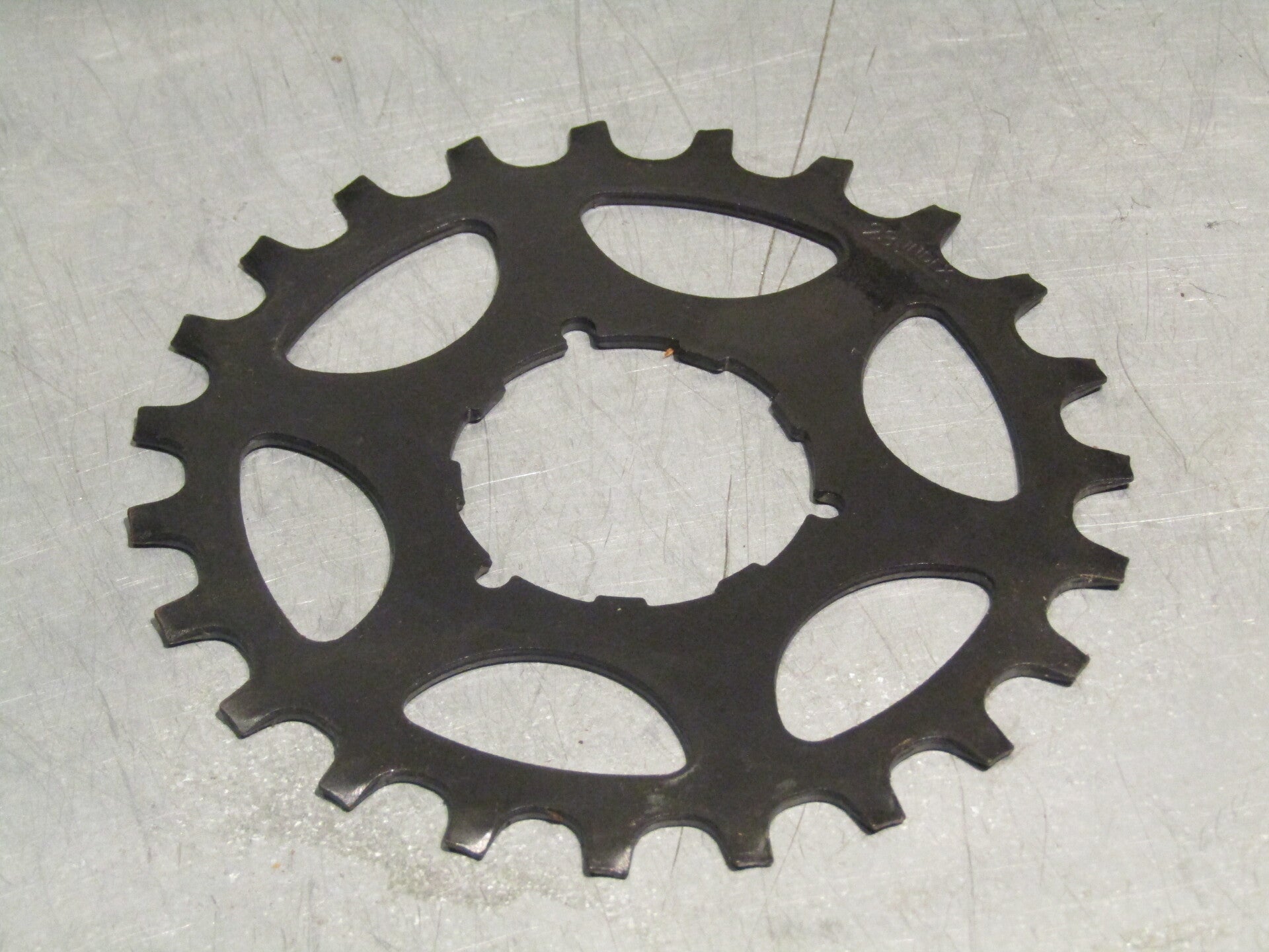 SHIMANO Early 600 Vintage 70's 23t FREEHUB/UNIGLIDE Cassette Cog NOS! BXC00F20 3337 RK08 04/02/24