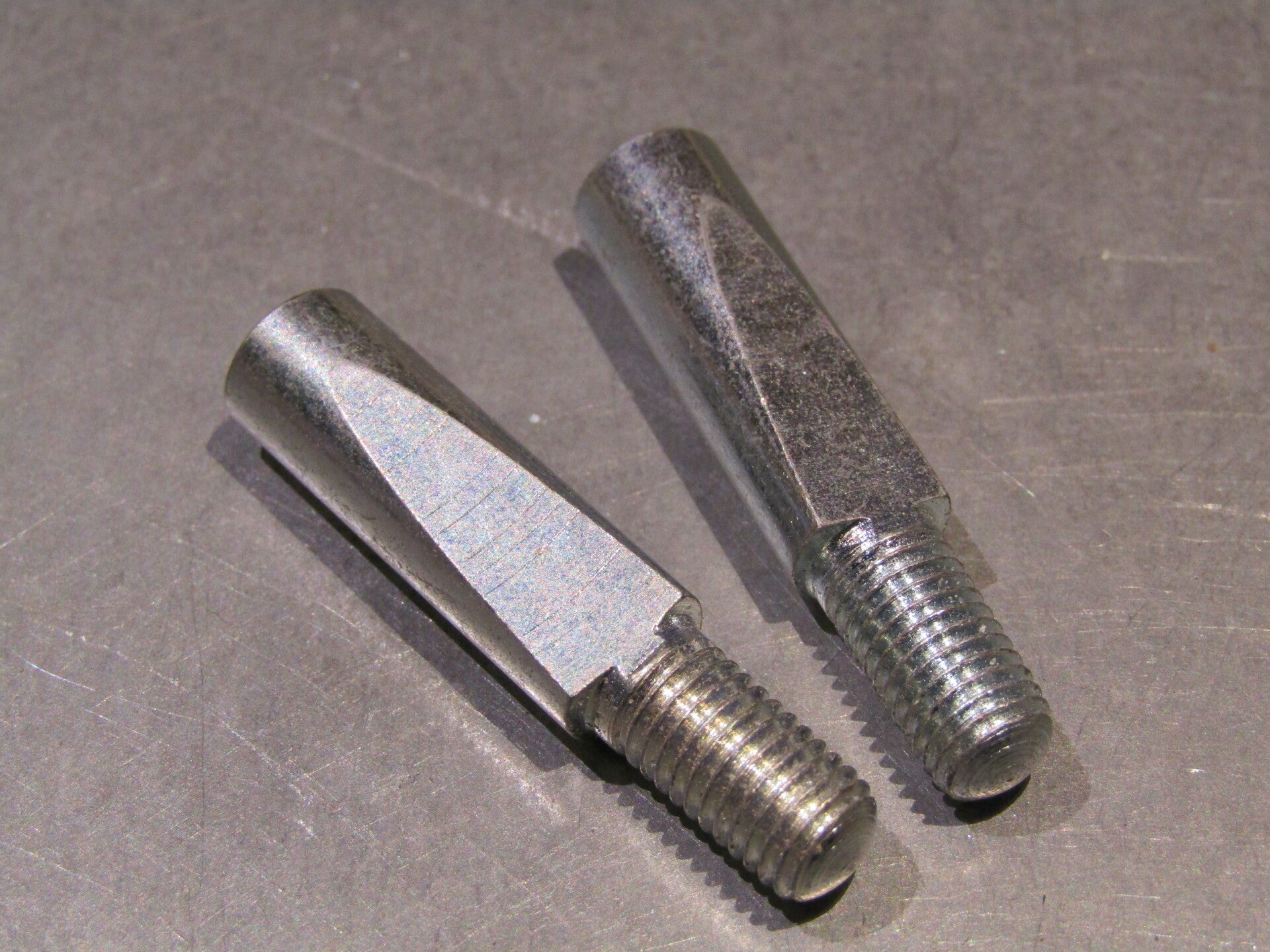 ..PEUGEOT UO8 TYPE/SIZE Cotter pins 2X NOS! Beta01 D10-002-02 20/3/21