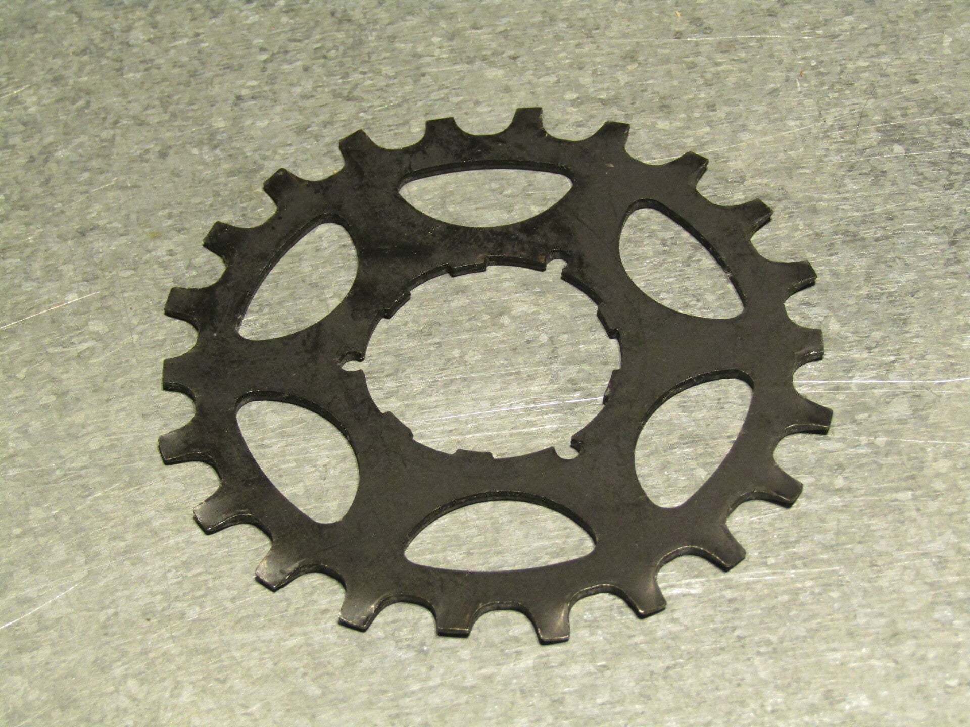 SHIMANO 600 VINTAGE 70's EARLY 22t FREE-HUB/UNIGLIDE Cassette cog NOS! PEB 001-011