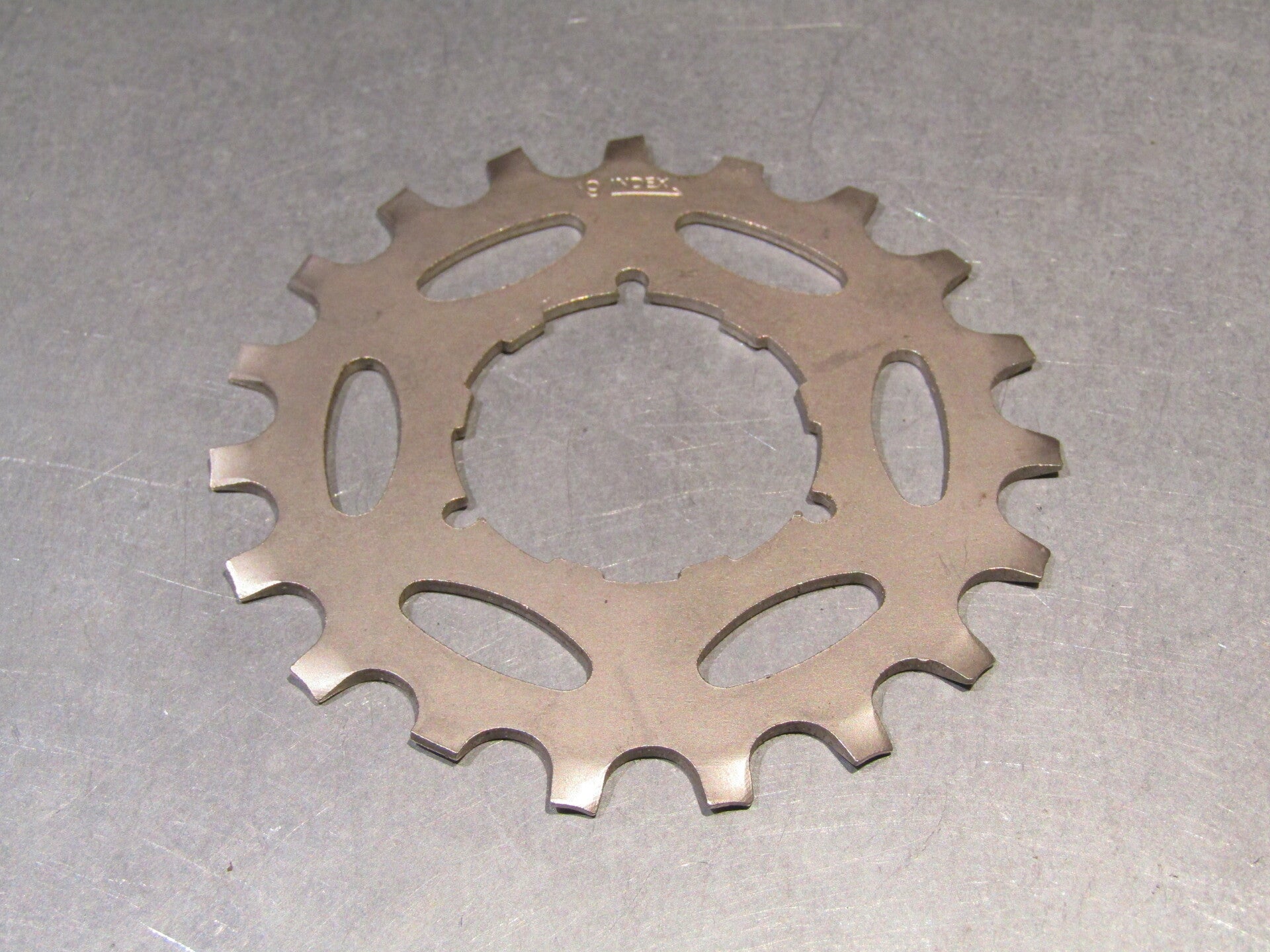 .SHIMANO 600 EX 19t UNIGLIDE Cassette Cog NOS! BXC00A29