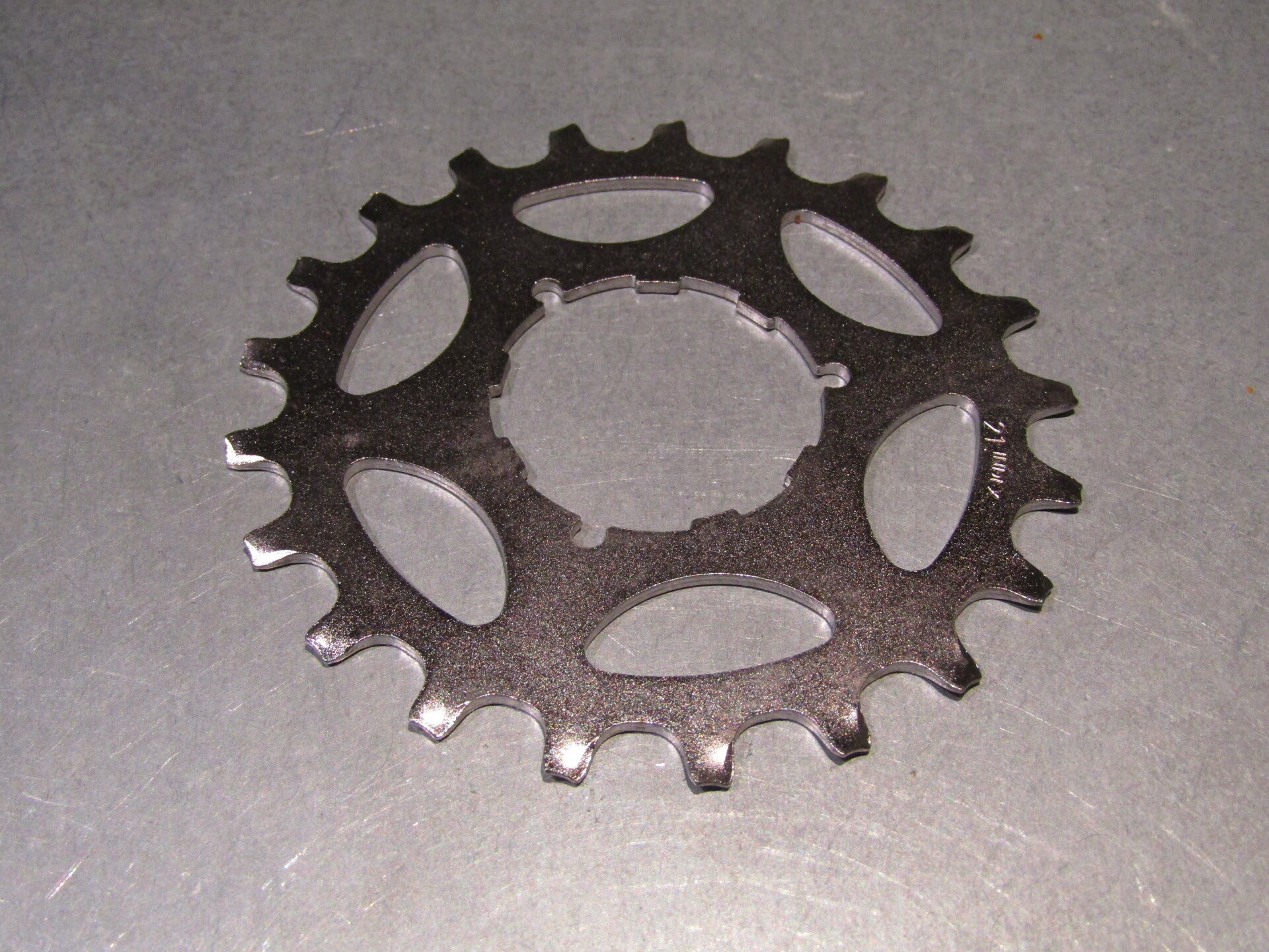 SHIMANO DURA ACE 7401 ERA 21t UNIGLIDE Cassette Cog NOS! BXC00C23 8888