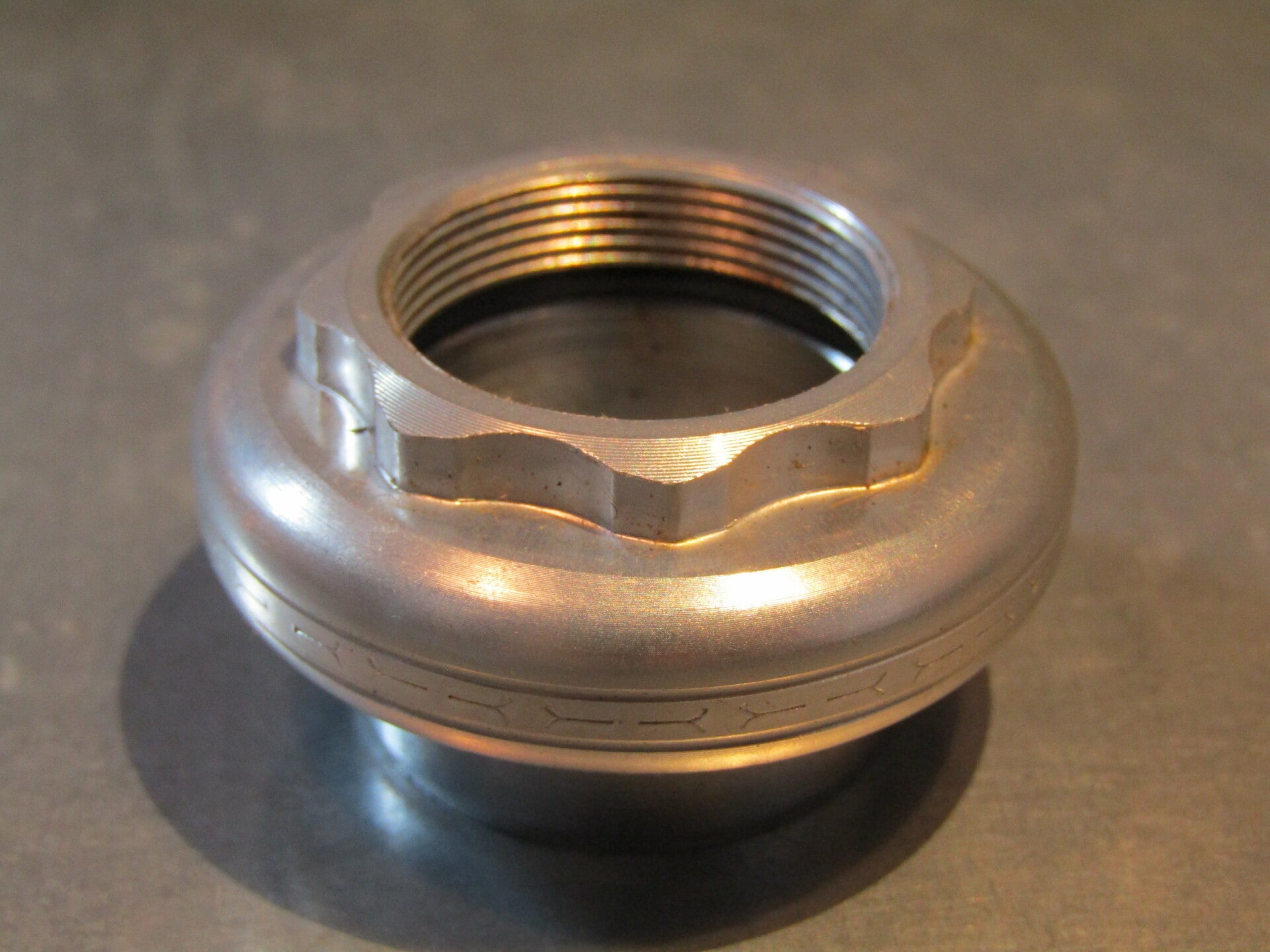 .SHIMANO 600AX 1'' UPPER Headset parts ENGLISH Thread NOS! Beta04 D03-004-02 4/8/21