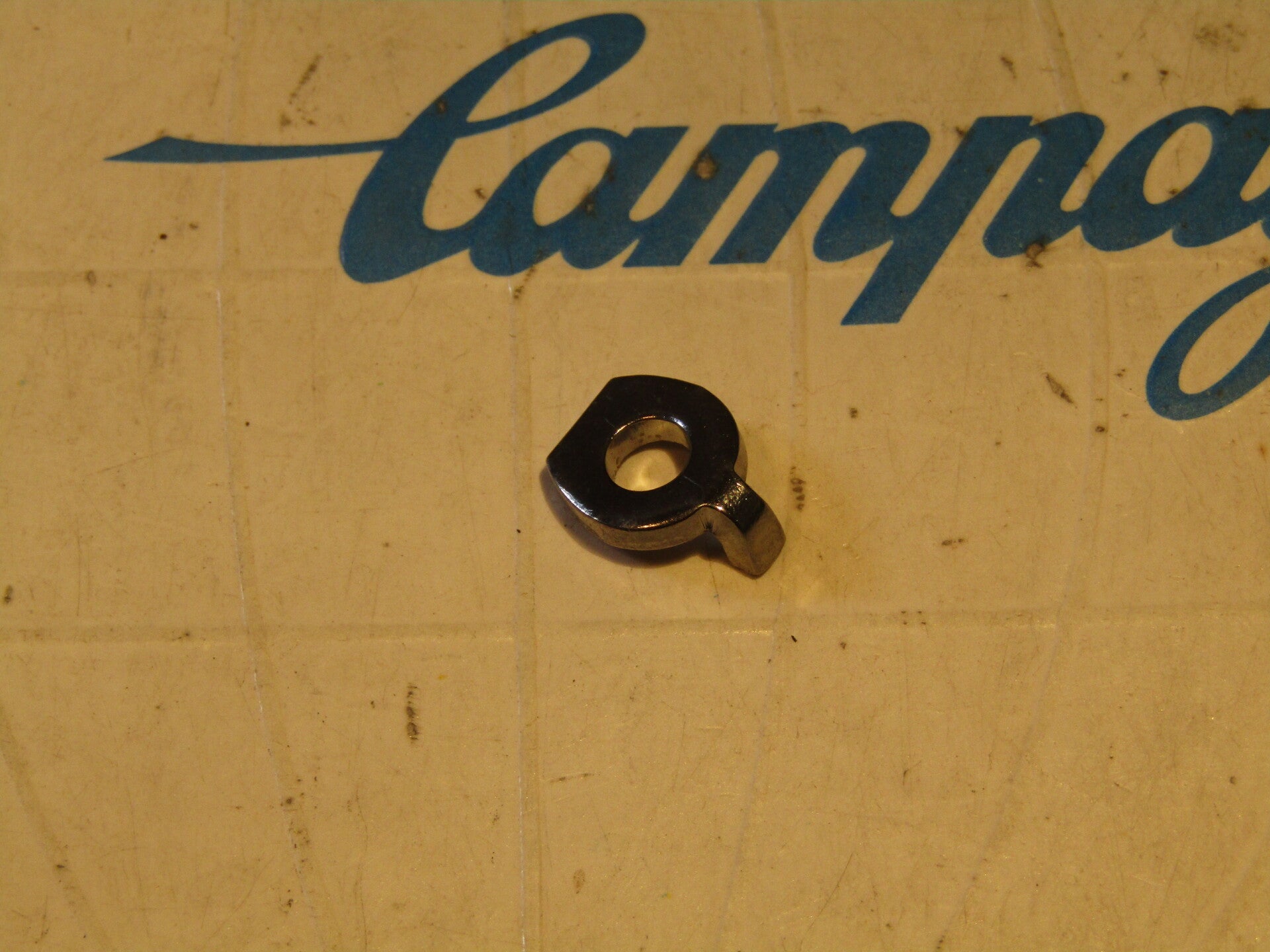 CAMPAGNOLO NUOVO RECORD TYPE VINTAGE 80's/90's (#88 CHROME ) Rear DERAILLEUR Cable clamping keyed hardware NOS! Beta03 D6-002-01 25/2/21
