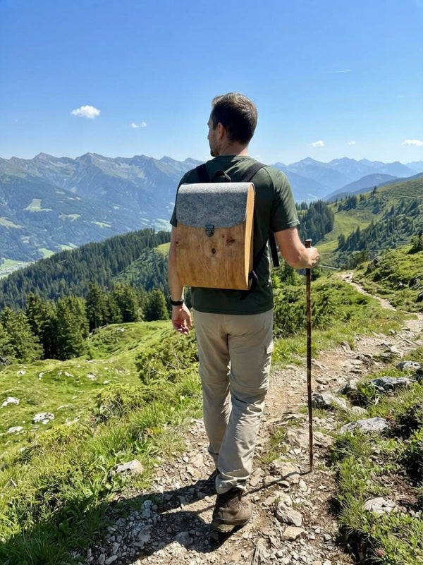 Sportsbag-Rucksack aus Holz und Filz