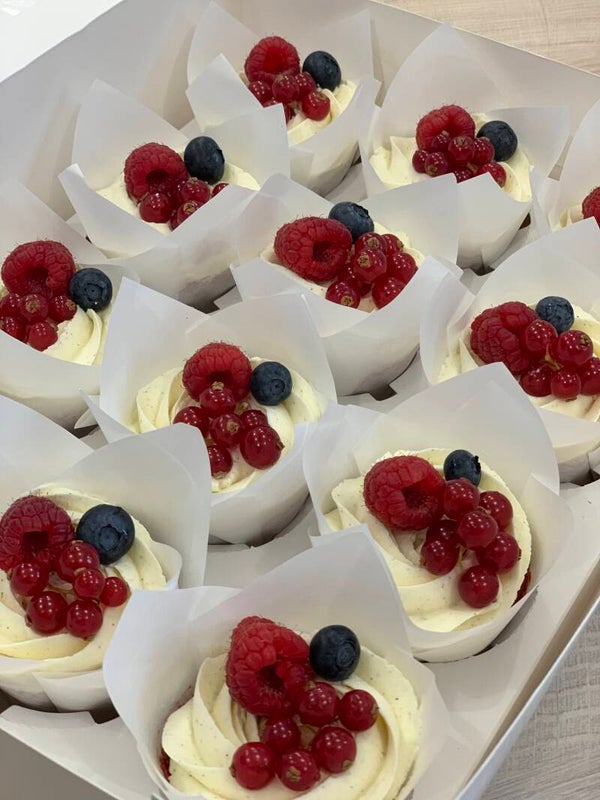 Vanille-Beeren Cupcakes