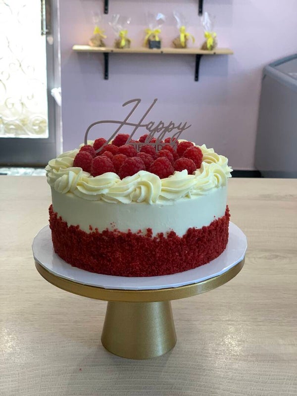 Red Velvet mit Himbeeren