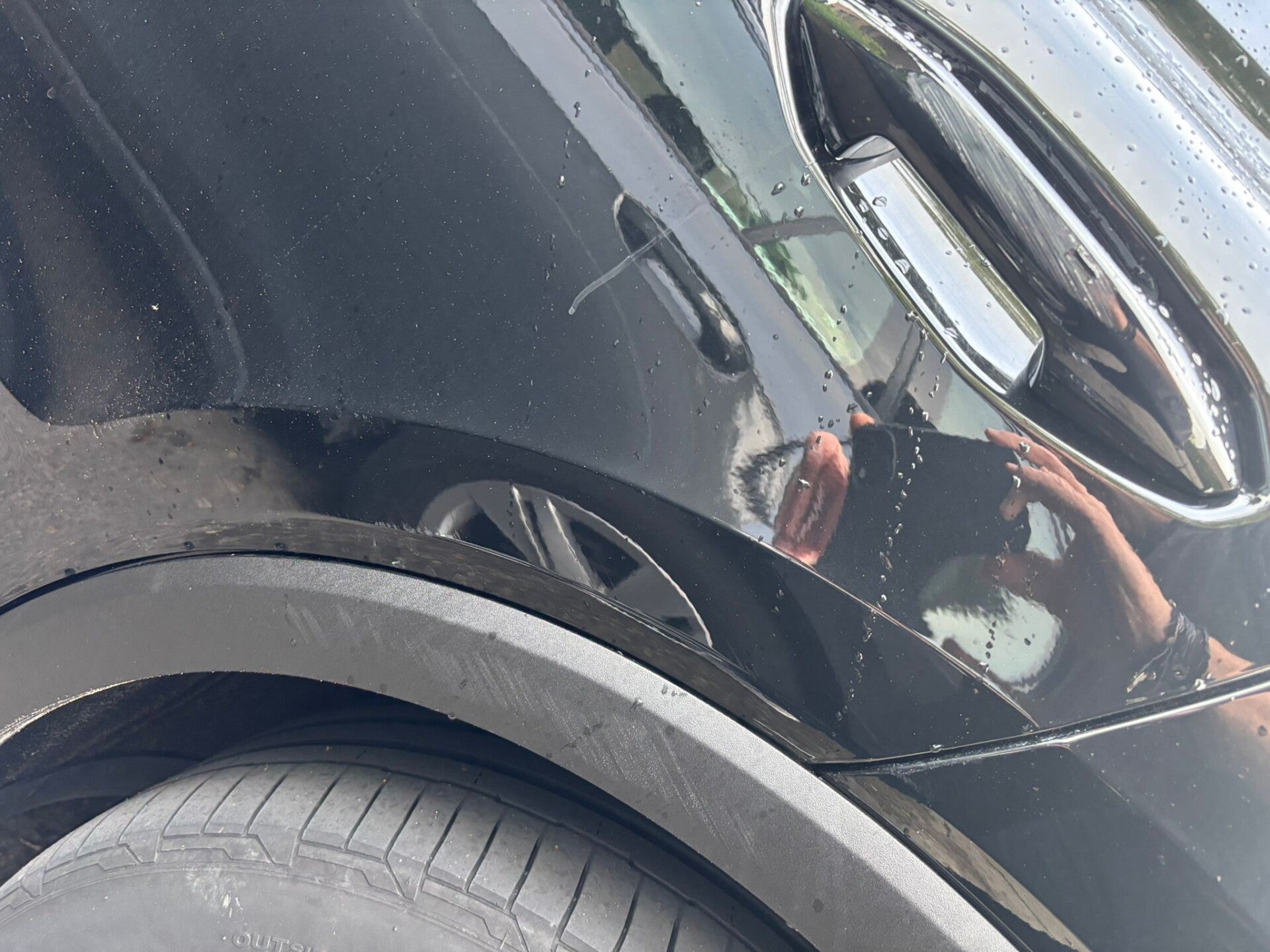 verwijderen krassen op een zwarte audi