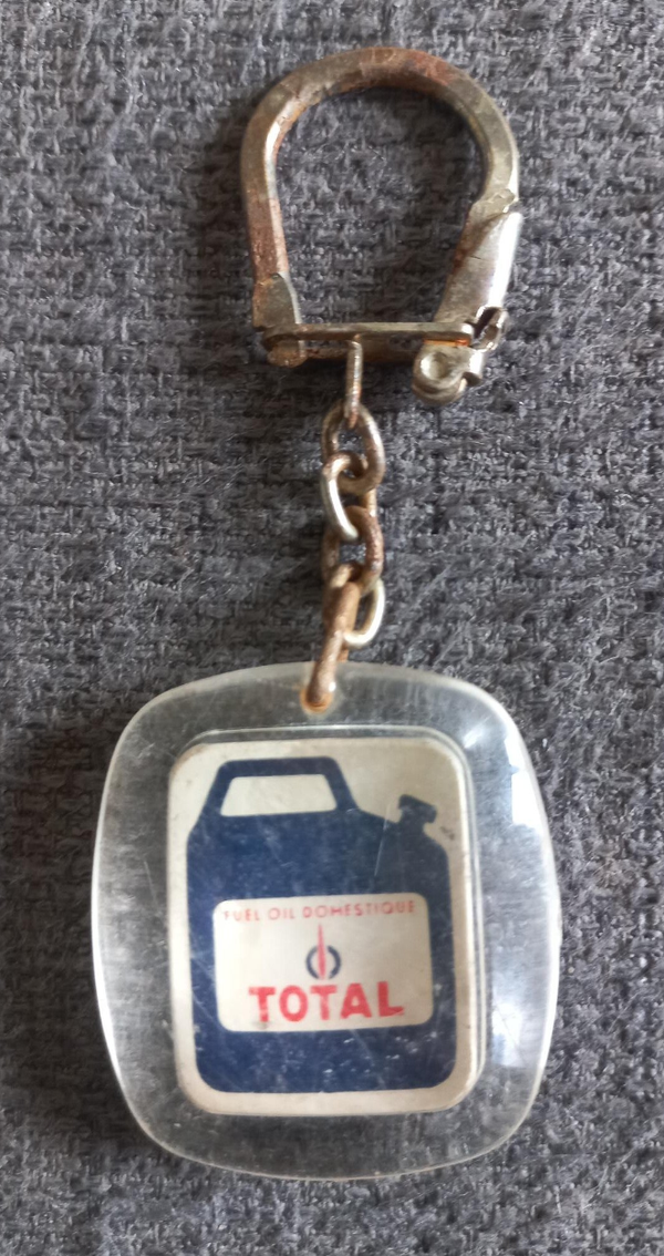 ANCIEN PORTE CLES TOTAL FUEL DOMESTIQUE