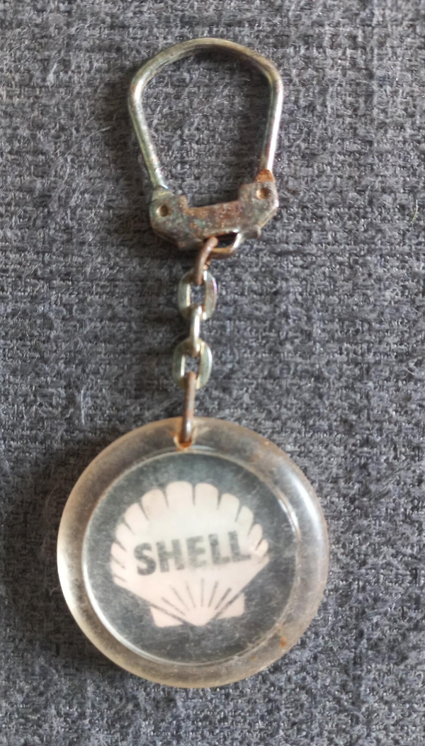 ANCIEN PORTE CLES SHELL