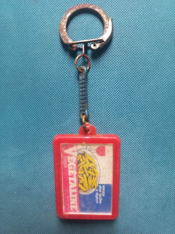 ANCIEN PORTE CLES "VEGETALINE"