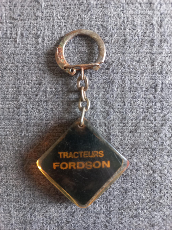 ANCIEN PORTE CLES FORDSON