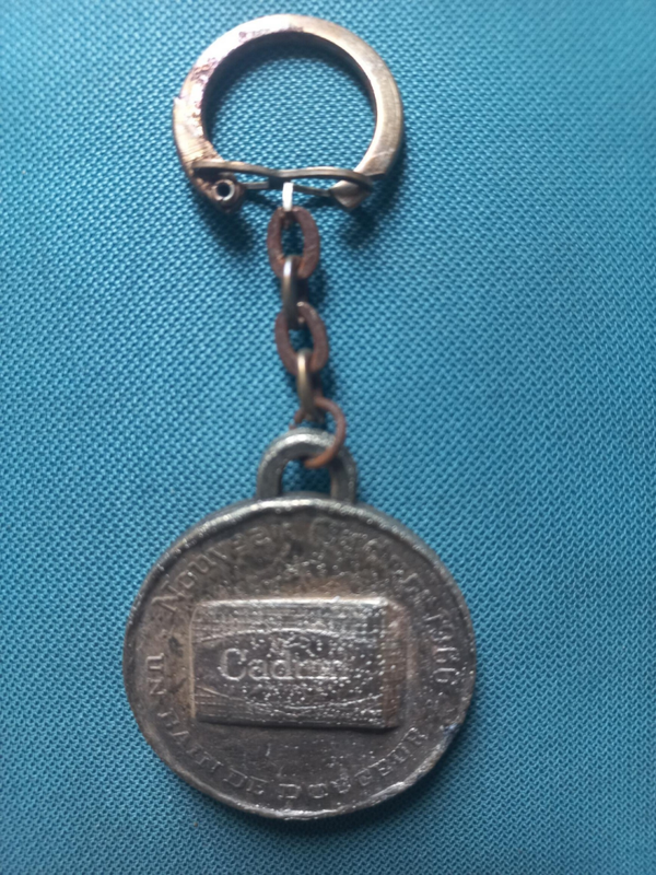 ANCIEN PORTE CLES "CADUM"