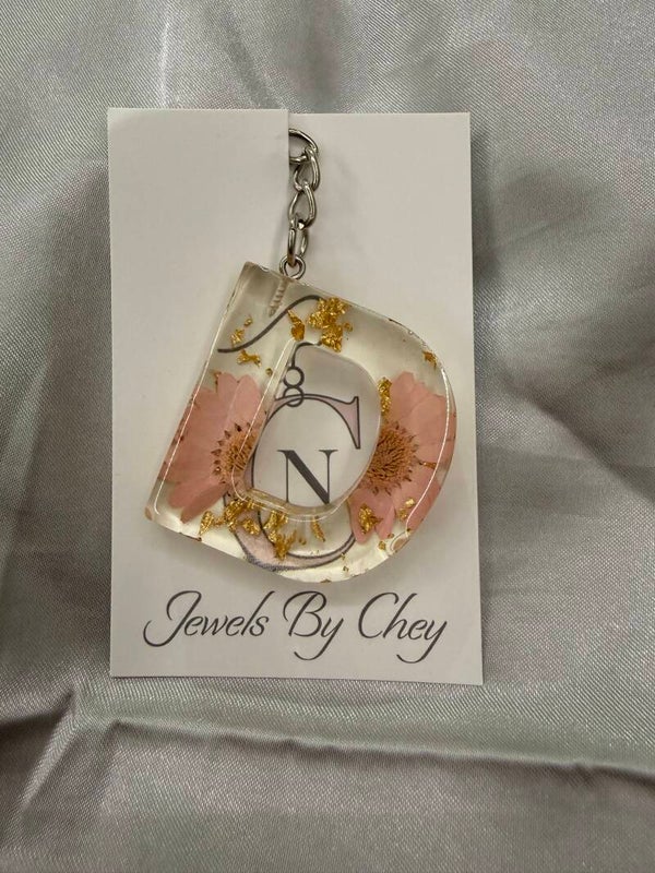 Alfabet letter D - roze bloemen en bladgoud