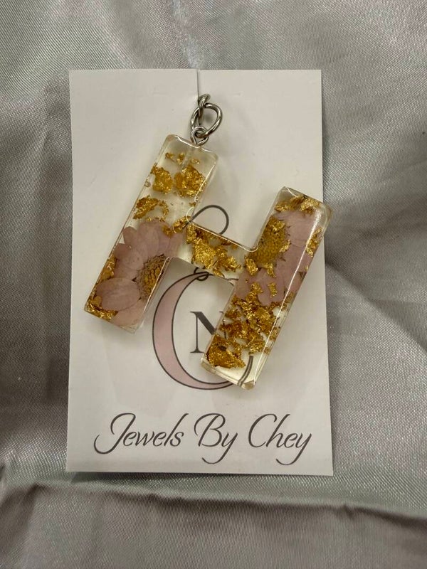 Alfabet letter H - roze bloemen en bladgoud