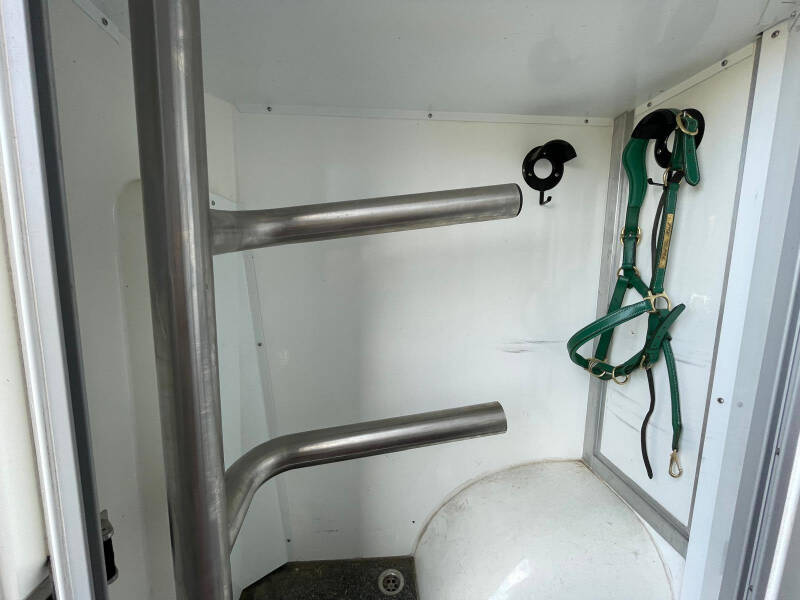 Verhuur paardenwagen - rent - paardencamionet