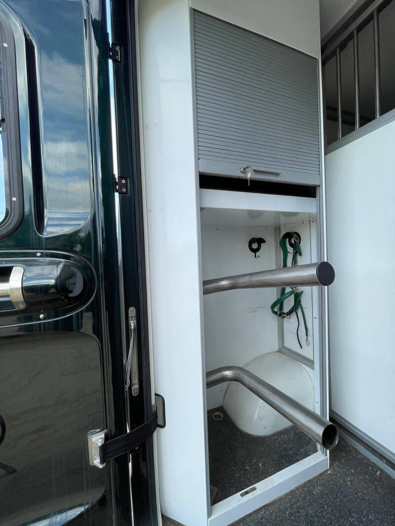 Verhuur paardenwagen - rent - paardencamionet