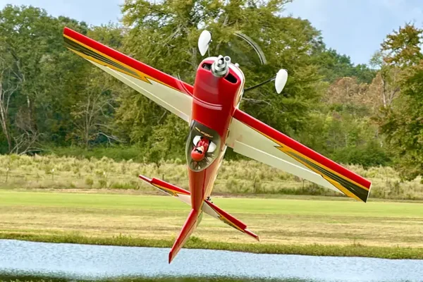 Extreme Flight - Slick 580 EXP 105.5" V3, Red/White (10th Anniversary Scheme) ARF Kit