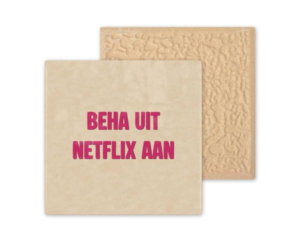 Tegeltje BH uit Netflix aan