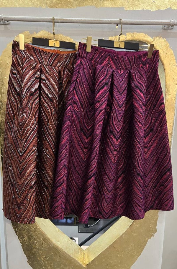 JUPE EN JACQUARD AVEC POCHES LATERALES