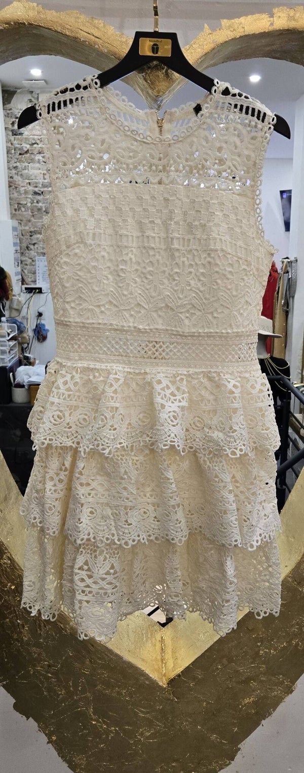 ROBE EN DENTELLE MACRAME SANS MANCHE