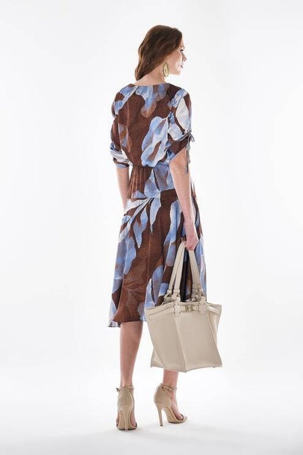 Robe jupe évasée de longueur midi avec corsage à la taille