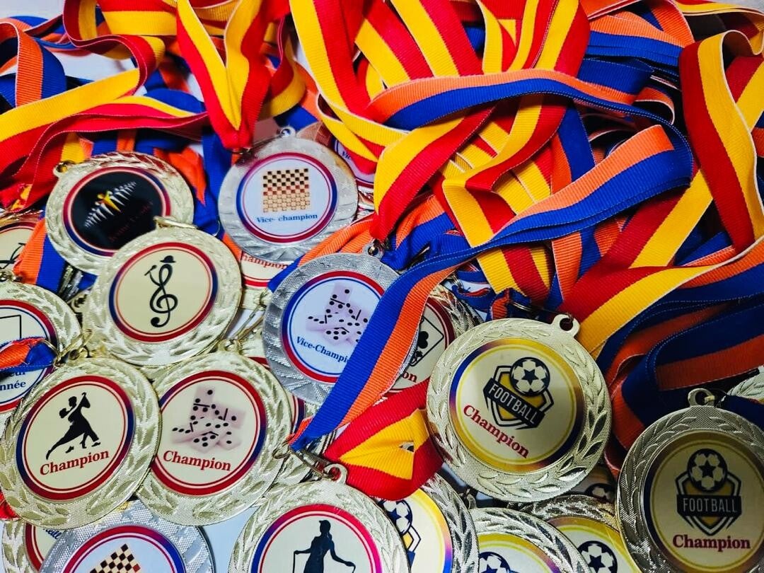 Custom Medal - 2 1/2" - Gold or Silver (Ribbon Included)