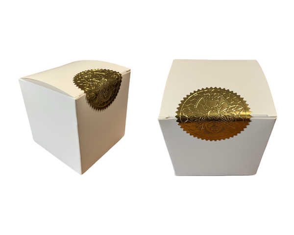 2 oz glass jar with wooden dipper