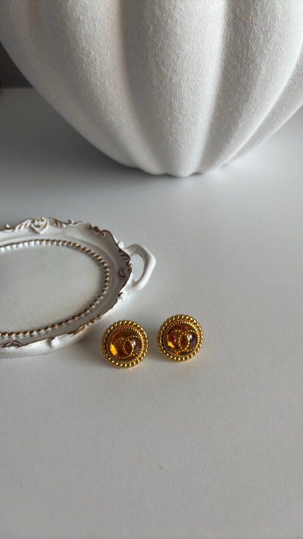 Orecchini vintage cc con pietra ambrata