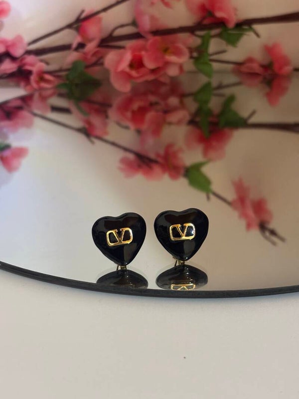 Orecchini a lobo cuori neri Vale