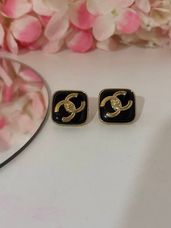 Orecchini quadrati neri cc