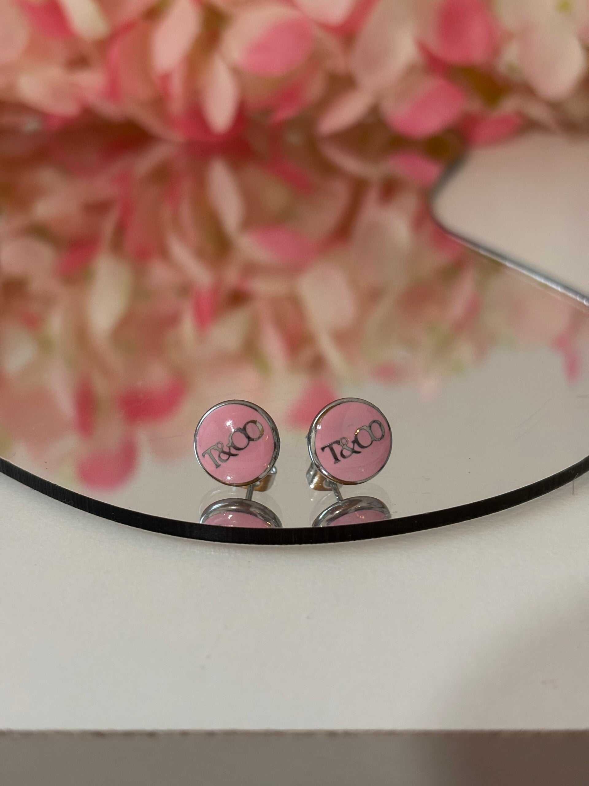 Orecchini piccoli a bottoncino Tiffy