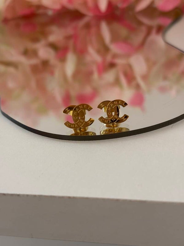 Orecchini con loghini laterali cc