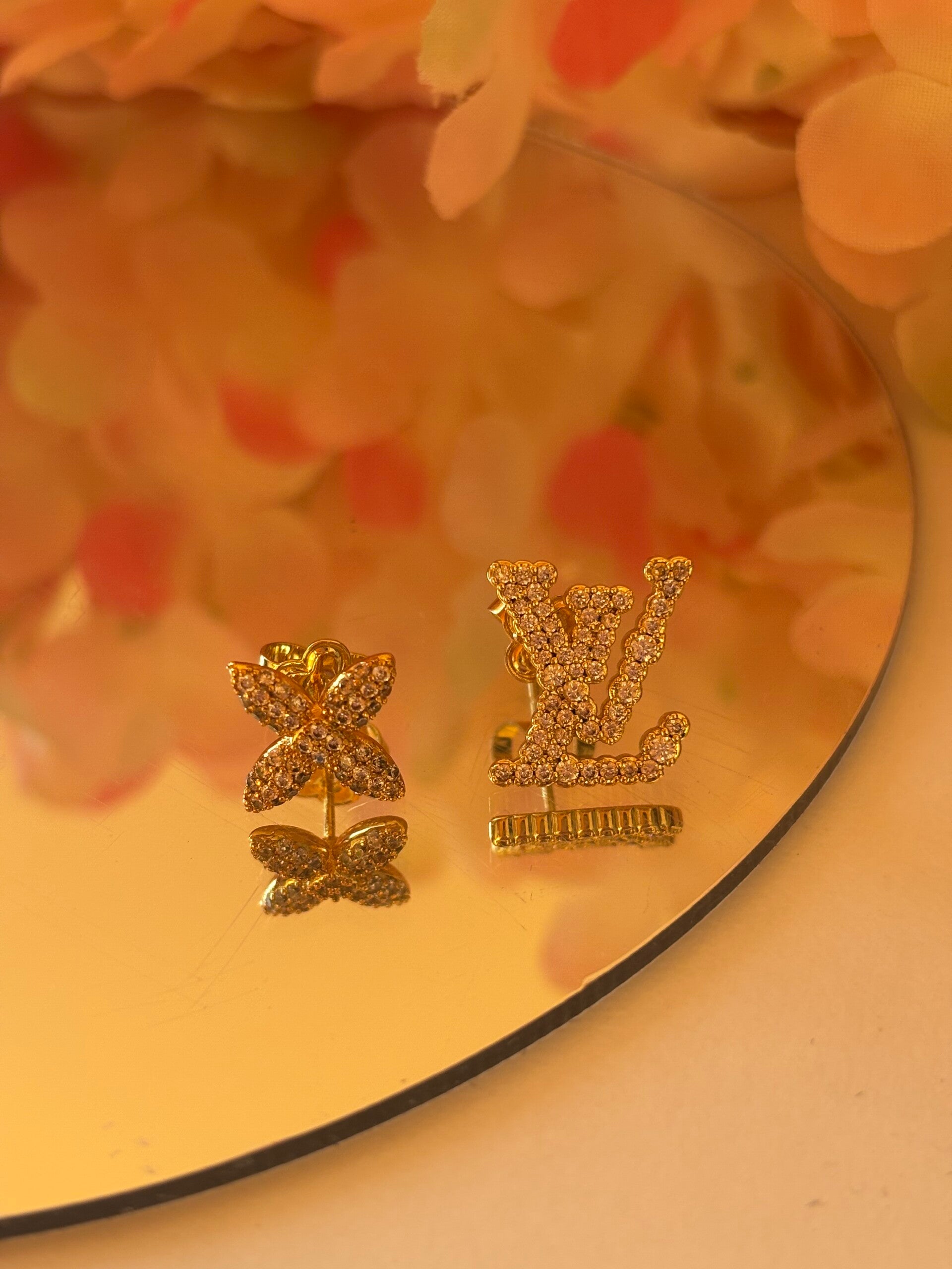 Orecchini lv con cristalli