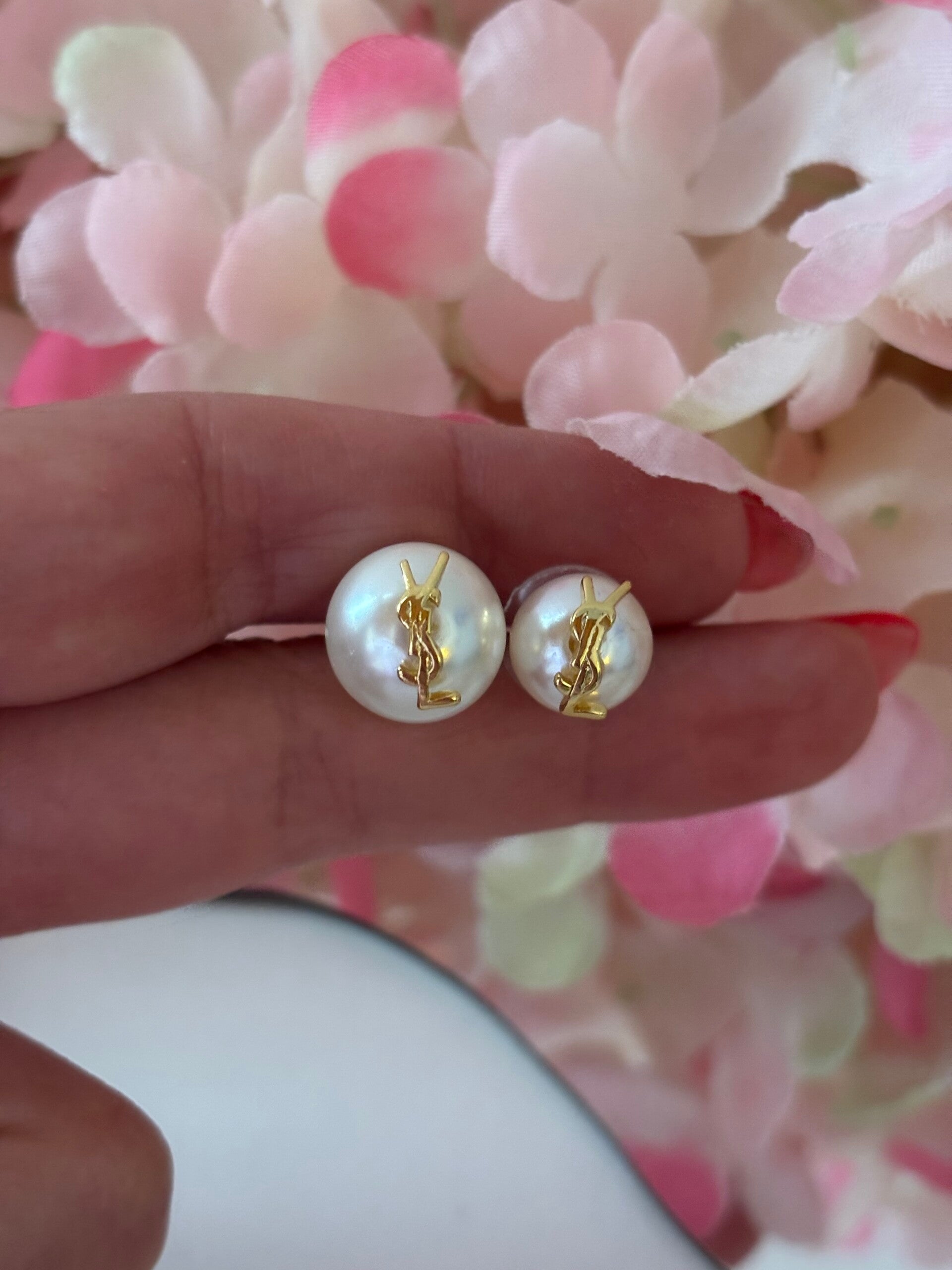 Orecchini perle asimmetriche Ysl