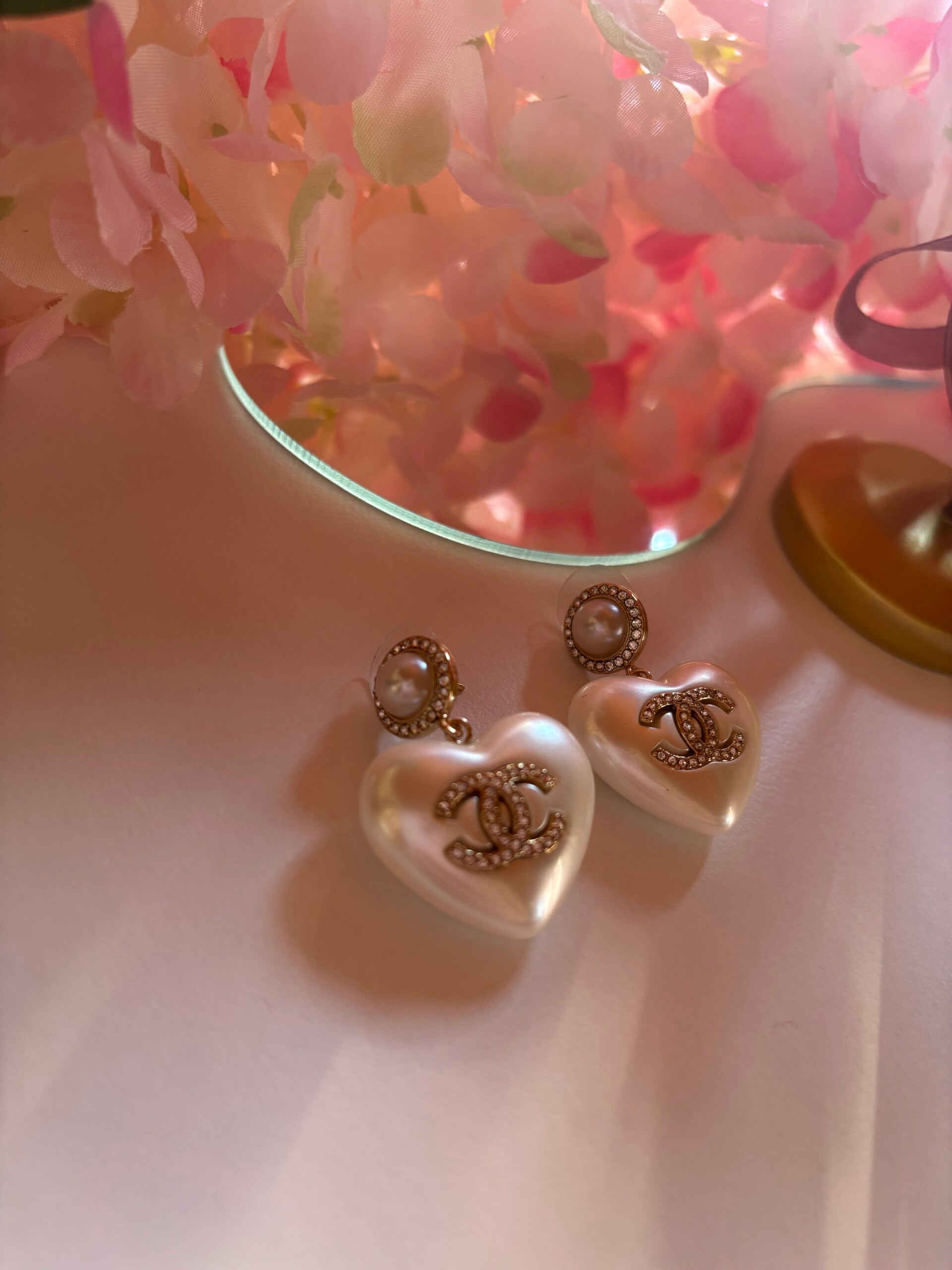 Orecchini cuore perla pendente cc