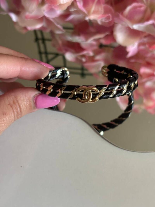 Bracciale regolabile con inserti in pelle cc