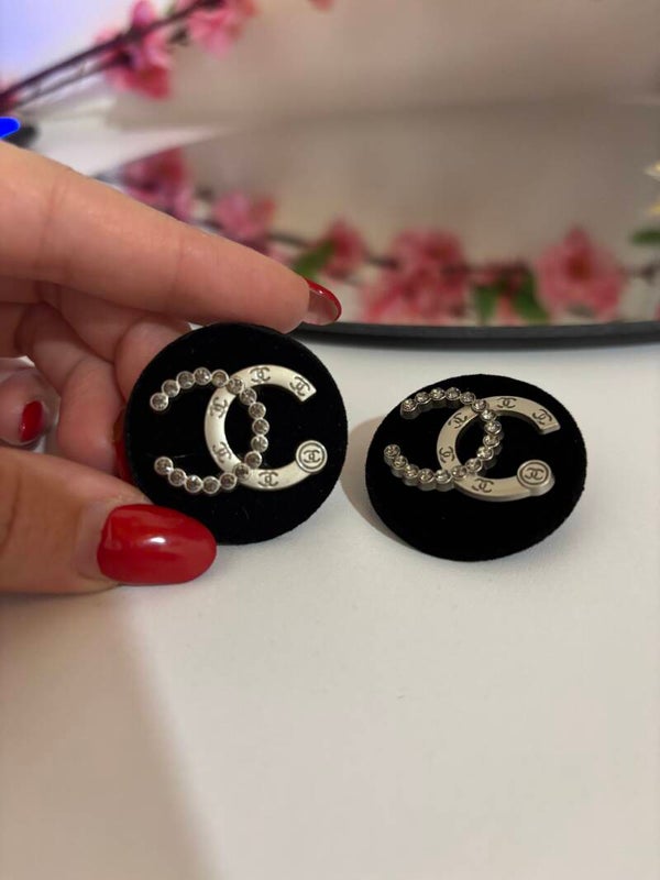 Orecchini a bottone grandi cc