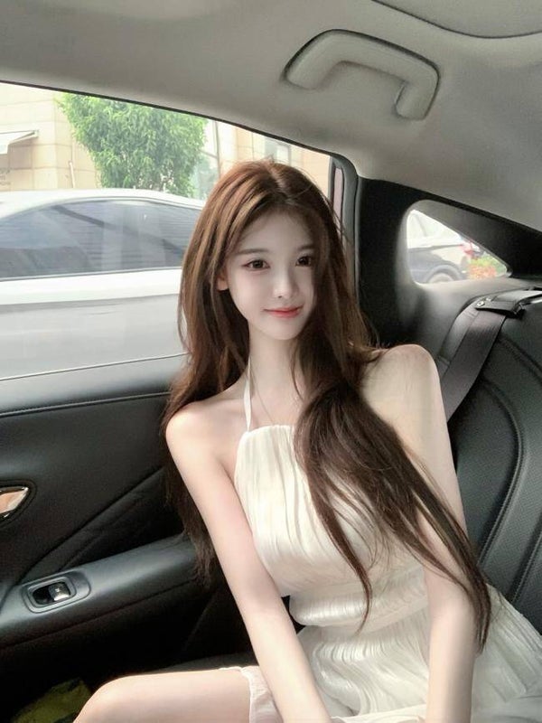 首降 紅牌女王✨曼曼  中国.台湾 19岁身高165cm☎️7028866660