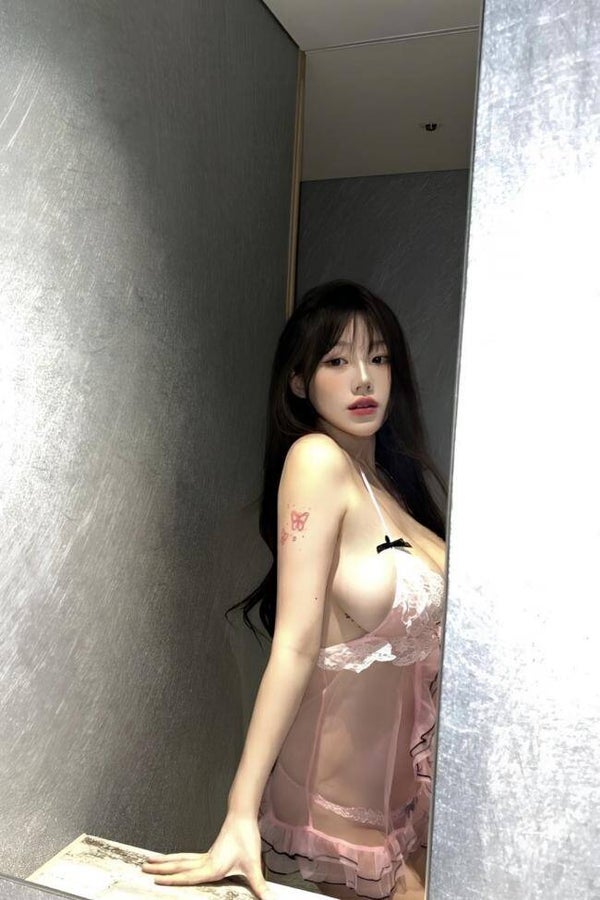 丰满女孩.盯盯✨安徽  中国.安徽 19岁身高165cm☎️702-886-6660