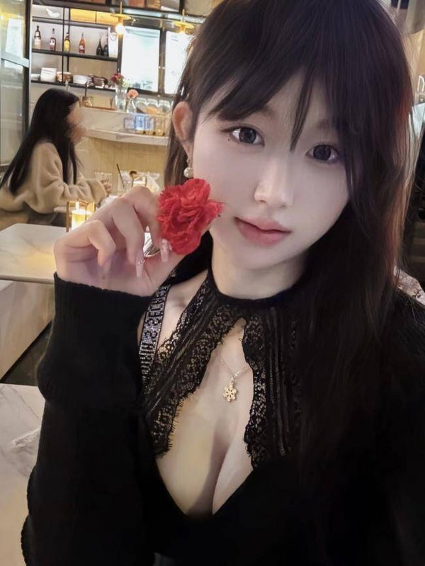 最近超火的大胸女孩.多多✨哈尔滨  中国.黑龙江 19岁身高165cm☎️702-886-6660