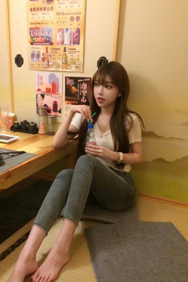 泽泽🫥✨江西女孩  中国 20岁身高166cm☎️702-886-6660