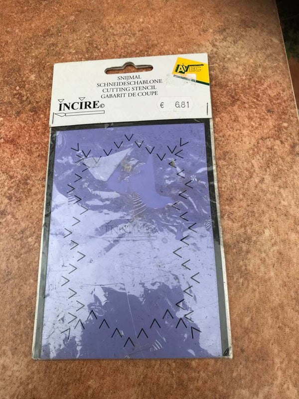 Mal for making cards.