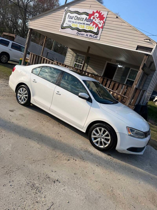 2013  Volkswagen Jetta - Great on Gas