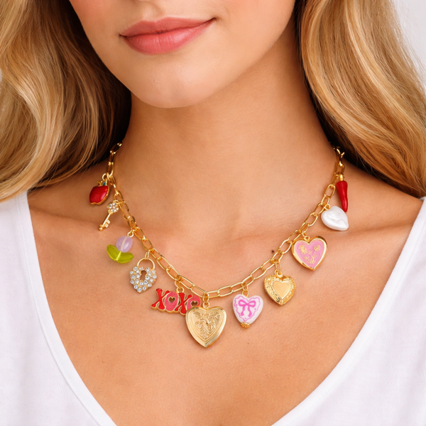 Goudkleurige Ketting met Speelse Bedels – Nieuwe Collectie